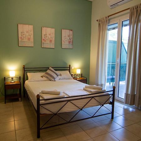 كامينا فورلا Tsertos Apartments المظهر الخارجي الصورة