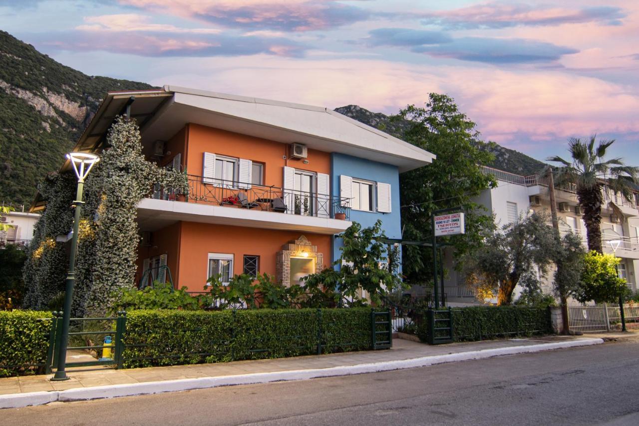 كامينا فورلا Tsertos Apartments المظهر الخارجي الصورة