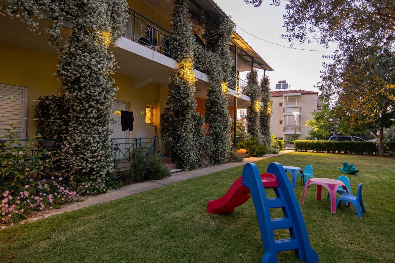 كامينا فورلا Tsertos Apartments المظهر الخارجي الصورة