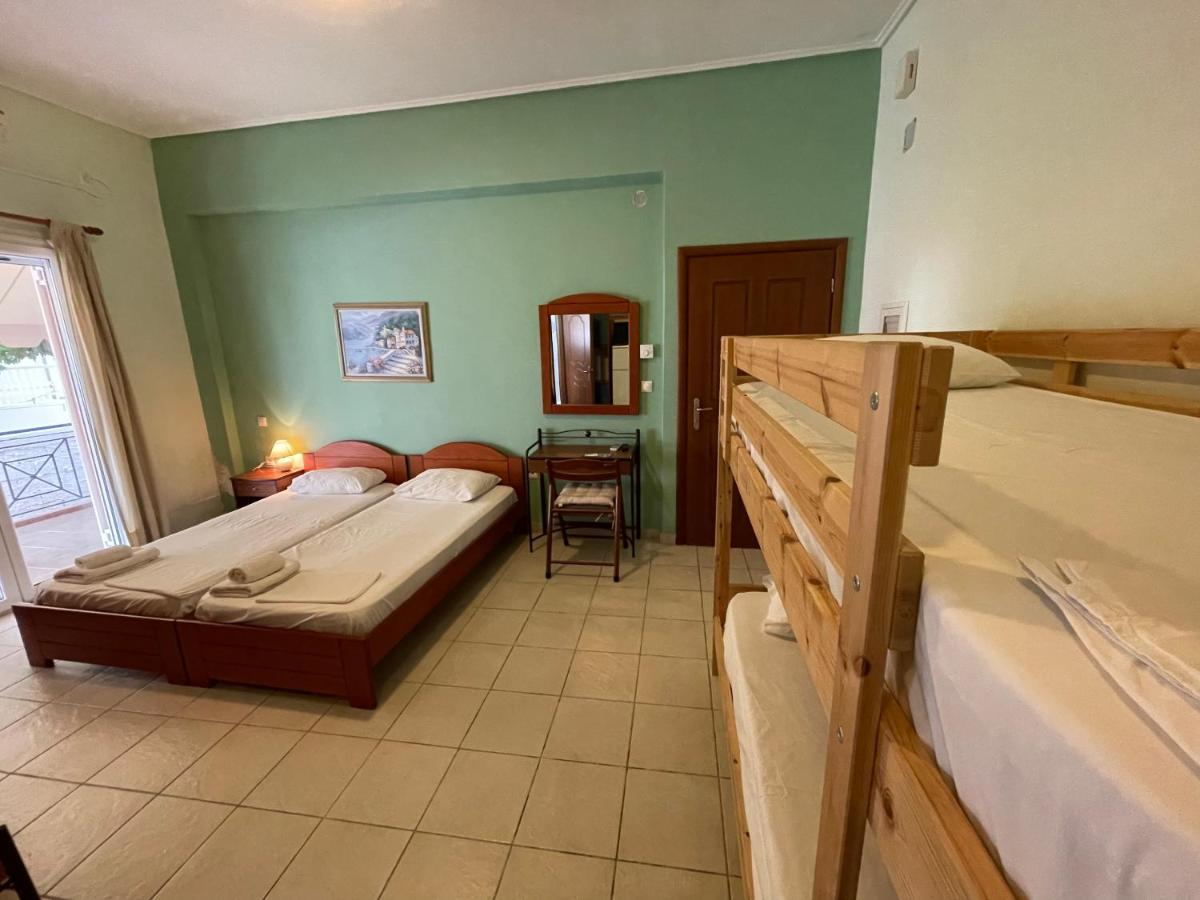 كامينا فورلا Tsertos Apartments المظهر الخارجي الصورة