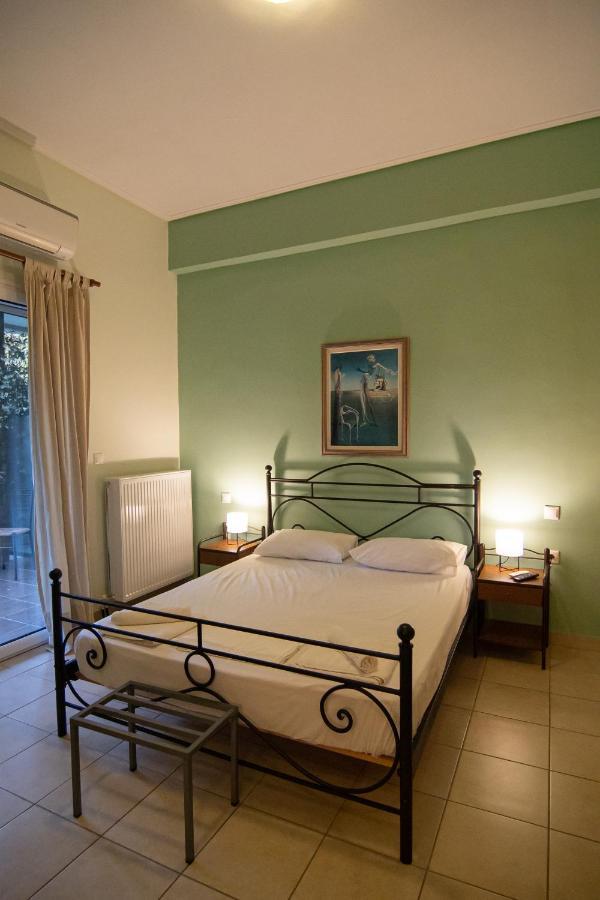 كامينا فورلا Tsertos Apartments المظهر الخارجي الصورة