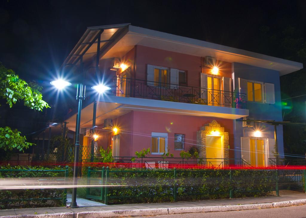 كامينا فورلا Tsertos Apartments المظهر الخارجي الصورة