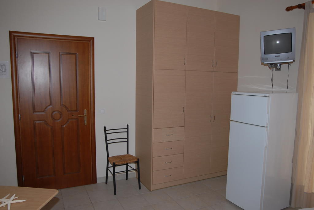 كامينا فورلا Tsertos Apartments المظهر الخارجي الصورة