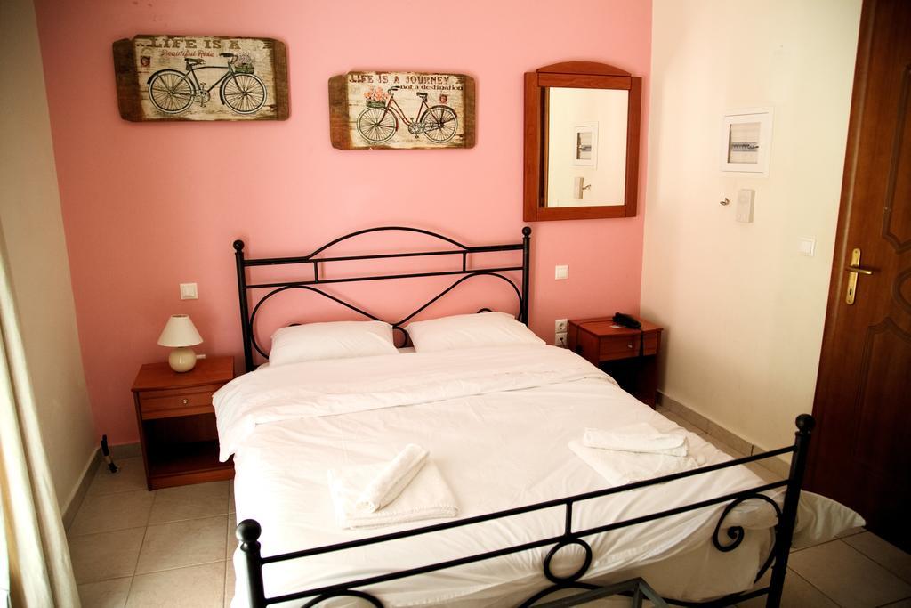 كامينا فورلا Tsertos Apartments المظهر الخارجي الصورة