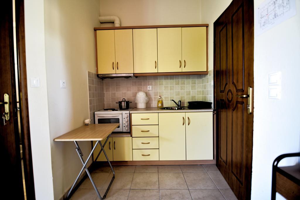كامينا فورلا Tsertos Apartments المظهر الخارجي الصورة